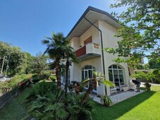 villa in vendita a Marina di massa