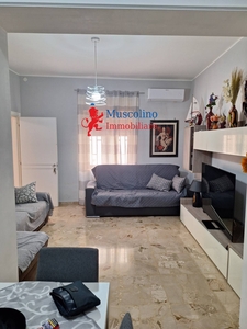 Casa indipendente con terrazzo, Mazara del Vallo centro