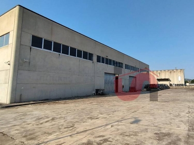 capannone industriale in affitto a Benevento