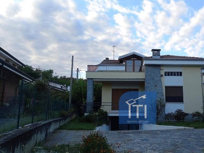 villa indipendente in vendita a Ivrea