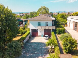 Casa indipendente in vendita a Forli'