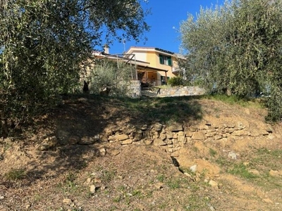 Casa di prestigio di 280 mq in vendita Dolceacqua, Italia