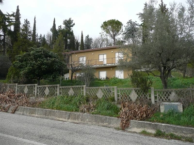 Casa singola in Via Cavalieri di Vittorio Veneto a Teramo