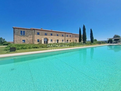 Palazzo di 1278 m² in vendita Volterra, Italia