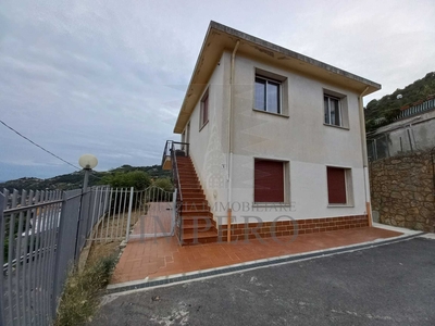 Casa indipendente in Vendita a Ventimiglia Via Garian