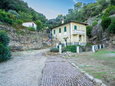 Villa Singola in Vendita ad Camporosso - 345000 Euro