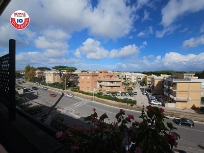 Nettuno attico con balcone posto auto