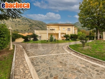 Villa a Cassino di 692 mq