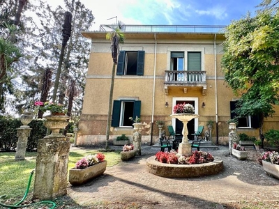 villa indipendente in vendita a Manziana