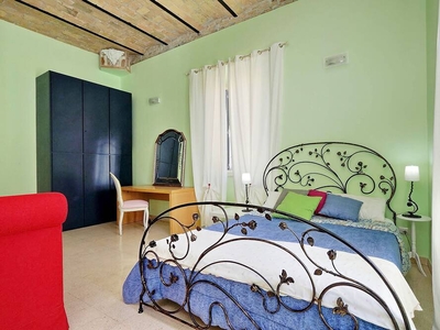 Large apartment up to 10 people, near Termini, 30-minute walk from the Colosseum