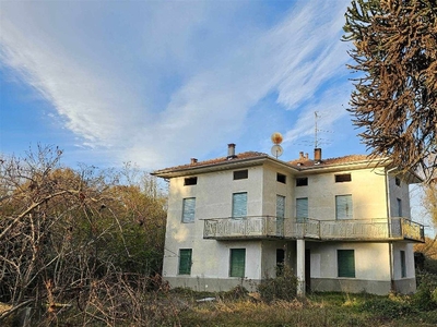 Casa indipendente in Strada della collina, Mottalciata, 9 locali