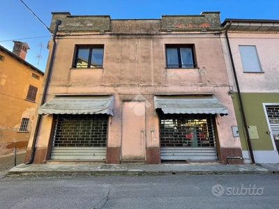 CASA SEMINDIPENDENTE A BASTIDA PANCARANA