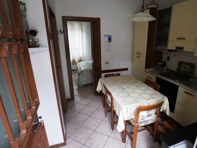 Monolocale in Via Vittorio Veneto, Cabiate, 1 bagno, arredato, 35 m²