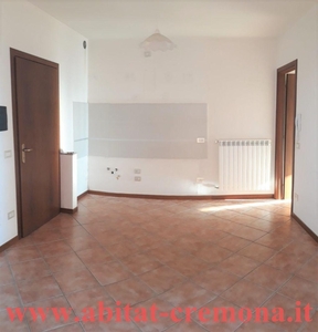 Trilocale in Via casella, Cremona, 1 bagno, con box, 65 m², 2° piano