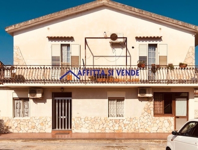 villa indipendente in affitto a Siracusa