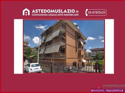 Appartamento all'asta sito in Roma in