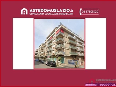 Appartamento all'asta sito in Roma Via