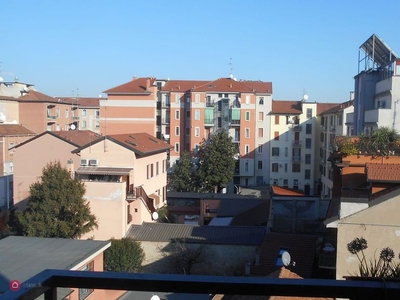 Appartamento in Affitto in Via Giovanni Arrivabene 15 a Milano