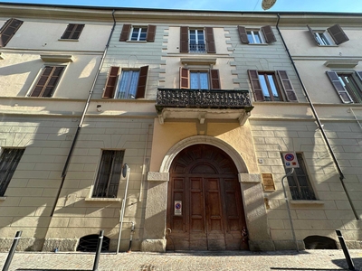 Appartamento in Vendita a Vercelli Via Laviny