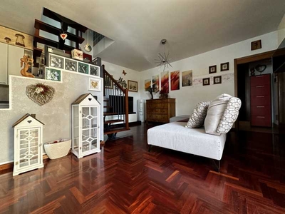 Appartamento in Vendita ad Castel D`azzano - 180000 Euro
