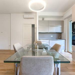 Luminoso e moderno!!! Appartamento in vendita in Arona, Italia