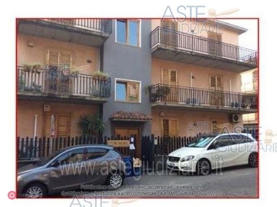 Appartamento in Vendita in Via Acicastello 12 a Aci Castello