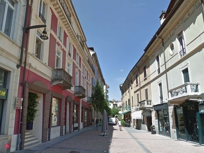 Appartamento in Vendita in Via Donizetti Gaetano 4 a Varese