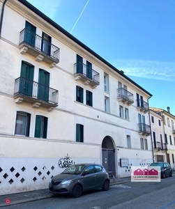 Appartamento in Vendita in Via Edmondo de Amicis a Vicenza