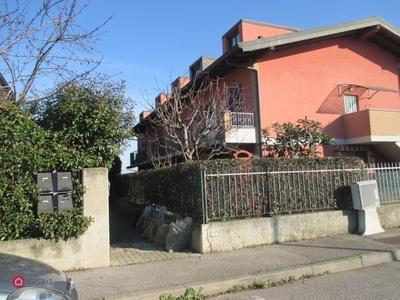 Appartamento in Vendita in Via Giacomo Manzu' 95 a Brignano Gera d'Adda