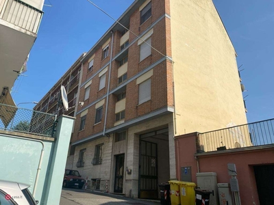 Appartamento in Vendita in Via Giacomo Puccini a Asti