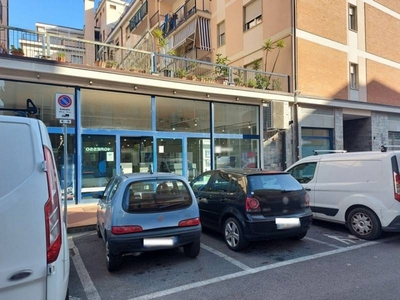 Attività  commerciale in Vendita a Albenga