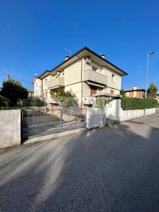 Casa Bi - Trifamiliare in Vendita a Romano d'Ezzelino San Giacomo