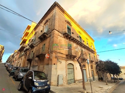 Casa Bi/Trifamiliare in Vendita in Piazza Carmine 3 a Ragusa