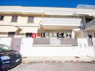 Casa Bi/Trifamiliare in Vendita in Via Merine a Lecce