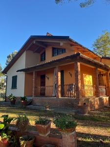 Casa indipendente in Vendita in Località campoluci a Arezzo