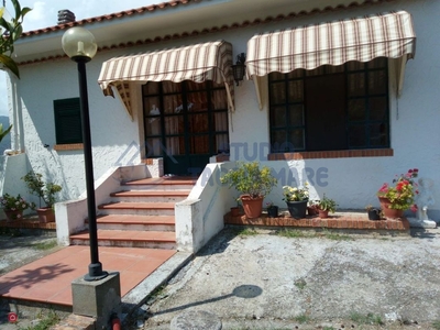 Casa indipendente in Vendita in Strada Castellaro - Taggia a Taggia
