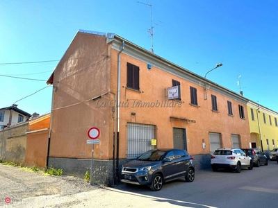 Casa indipendente in Vendita in Via Maestra 97 a Novara