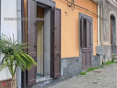 Casa indipendente in Vendita in Via Pantano 98 a Piedimonte Etneo