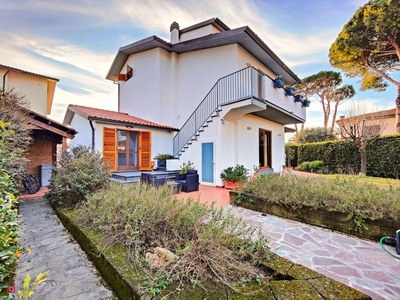 Casa indipendente in Vendita in Via Vecchializia 55 a San Giuliano Terme