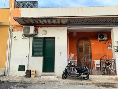 Casa Indipendente in Via Livatino , 29, Avola (SR)