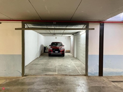 Garage/Posto auto in Vendita in Via Villa de Gregorio 7 a Palermo