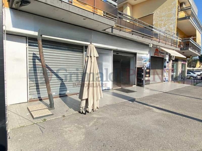 Negozio in Affitto ad Villaricca - 1500 Euro