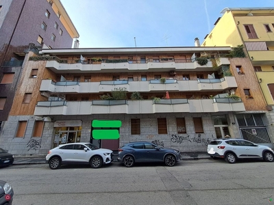 Negozio/Locale commerciale in Affitto in Via Privata Atene 6 a Milano
