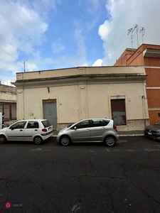 Negozio/Locale commerciale in Vendita in Via dei Sosii 64 a Tivoli