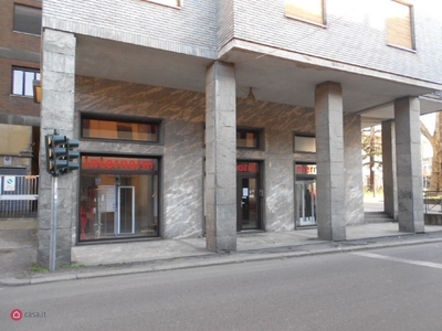 Negozio/Locale commerciale in Vendita in Via Mazzini a Novi Ligure