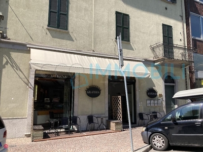 Negozio/Locale commerciale in Vendita in Viale Dante Alighieri 23 a Lecco