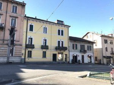 Palazzo in Vendita in Bellinzona a Como