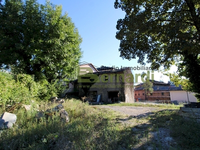 Scuderie - Rustico da ristrutturare in centro