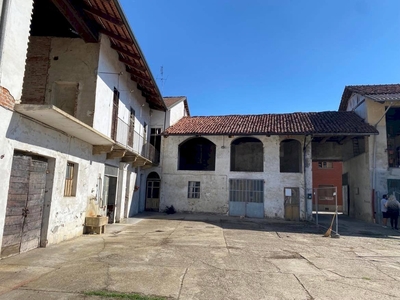 Vendita Rustico Via La Loggia, Carignano