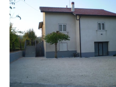 Casa indipendente in vendita a Torella dei Lombardi, Contrada Acquara 3